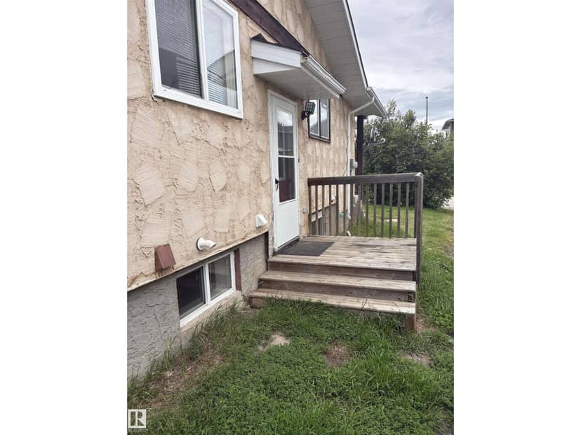 1017 B 13 ST, Cold Lake, photo 2