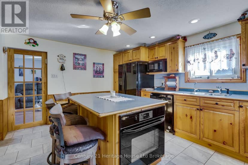 17 Spring Street — photo 11 of 40