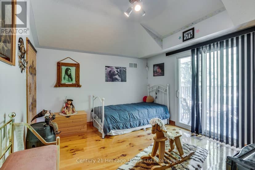 17 Spring Street — photo 17 of 40