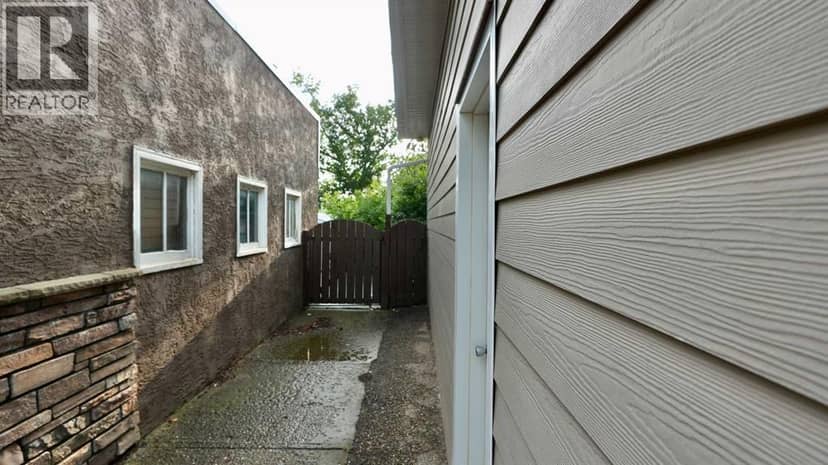 8602 95 Street — photo 34 of 40