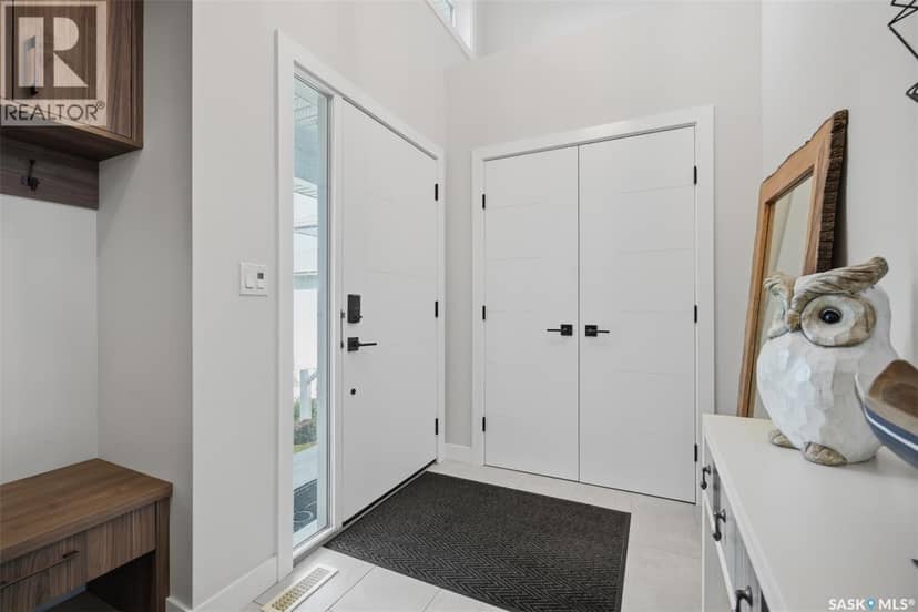 566 Bolstad TURN, Saskatoon, photo 3