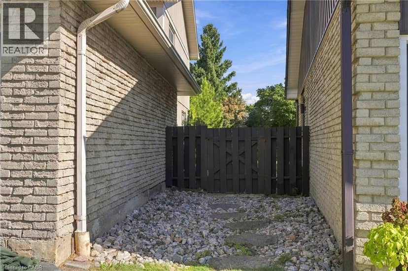 2390 SINCLAIR Circle — photo 39 of 40