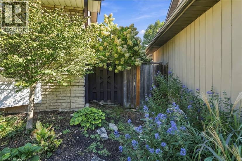2390 SINCLAIR Circle — photo 38 of 40