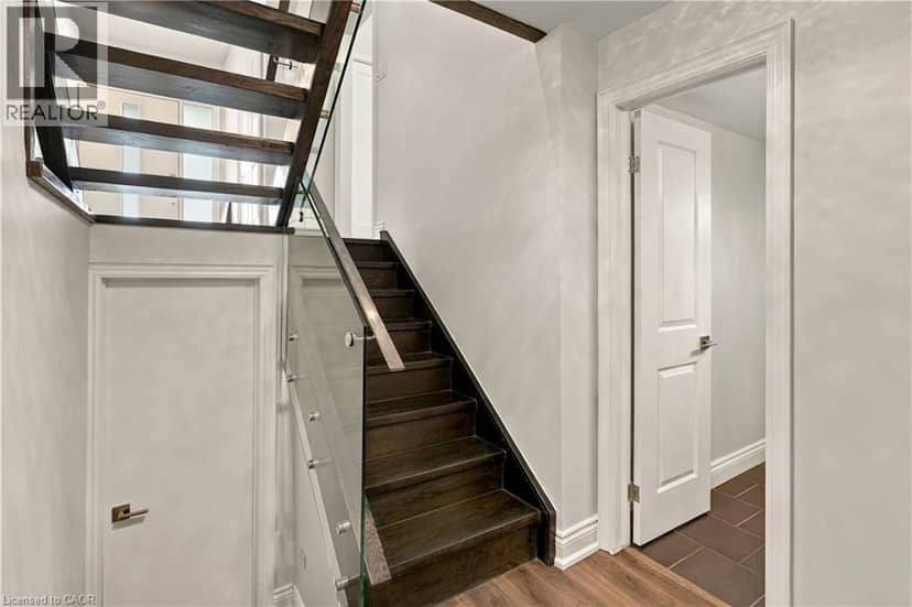 2390 SINCLAIR Circle — photo 35 of 40