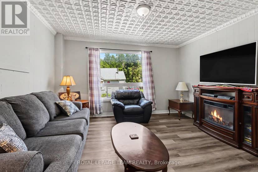 10486 Clark Road, North Dundas, photo 4