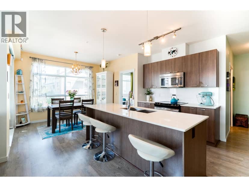 215 617 SMITH AVENUE, Coquitlam, photo 3