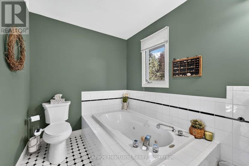 29 Kay Street — photo 27 of 40