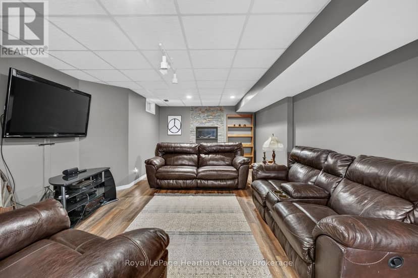 29 Kay Street — photo 37 of 40