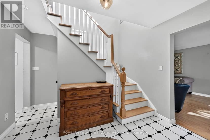 29 Kay Street — photo 6 of 40