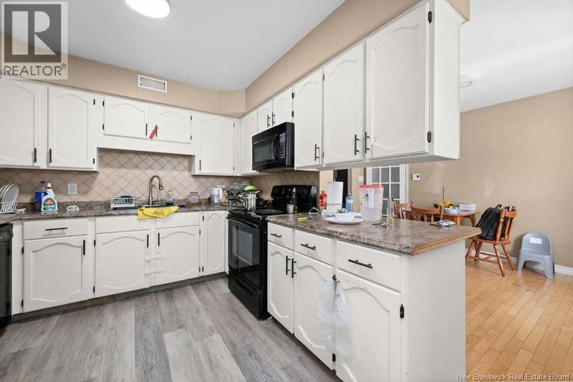29-31 Fulton Crescent — photo 13 of 40
