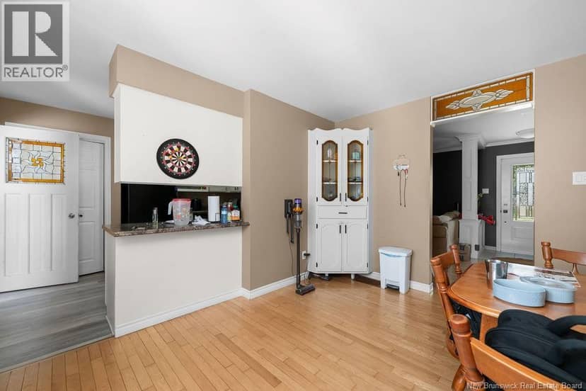 29-31 Fulton Crescent — photo 12 of 40