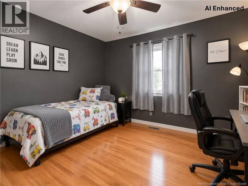29-31 Fulton Crescent — photo 17 of 40