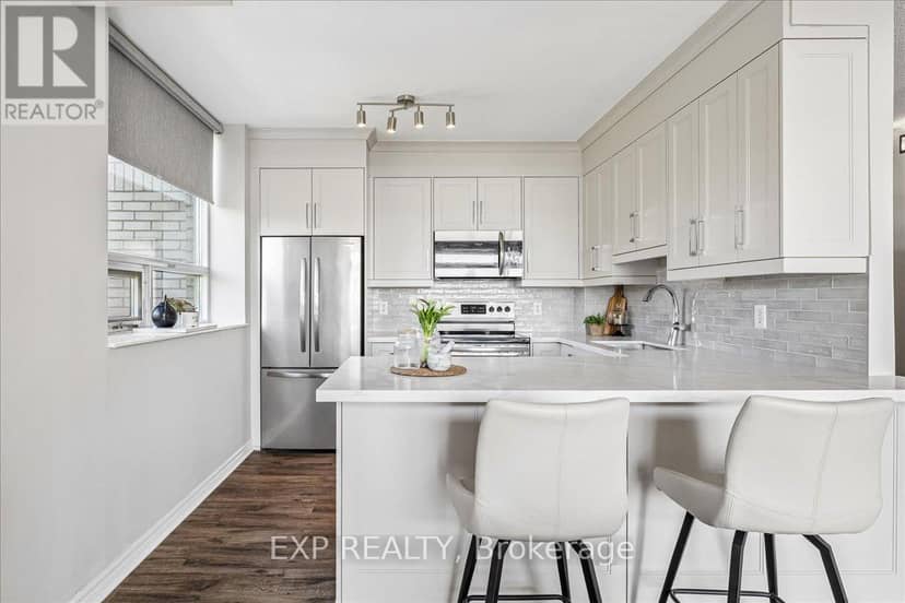 708 - 200 Burnhamthorpe Road E — photo 11 of 34