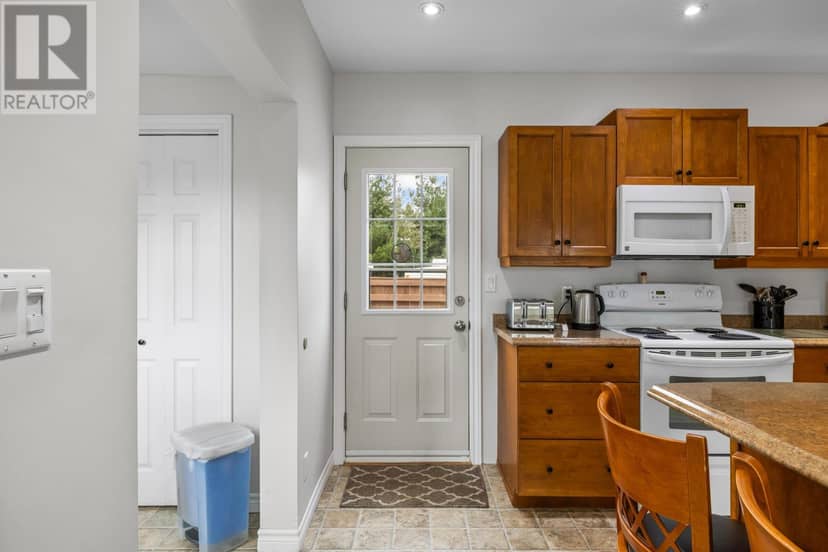 69 Bayview Drive — photo 5 of 40