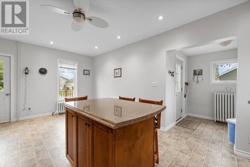69 Bayview Drive — photo 8 of 40