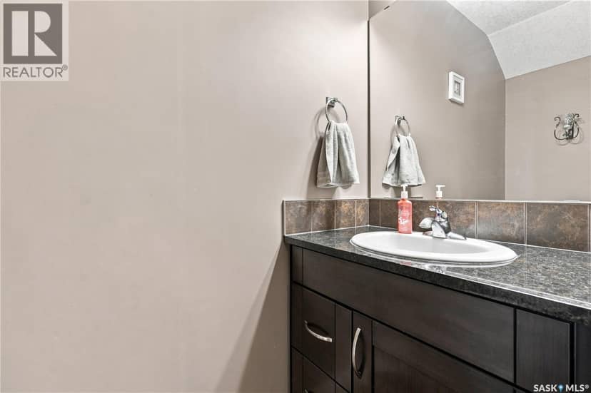 812 3802 Dewdney AVENUE E — photo 17 of 31