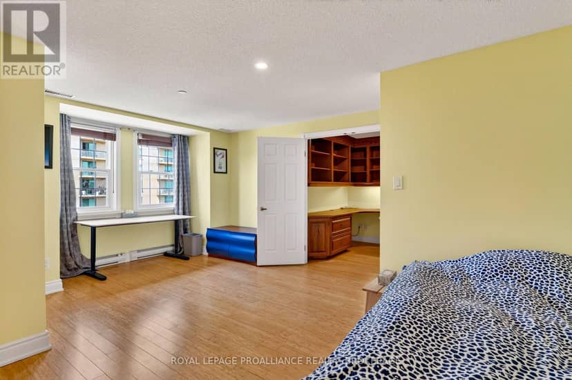 402 - 20 Gore Street — photo 27 of 40