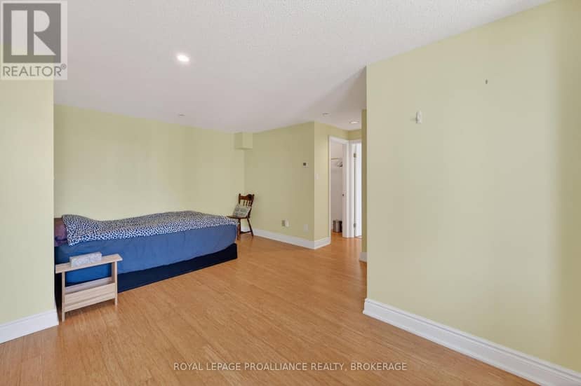 402 - 20 Gore Street — photo 28 of 40