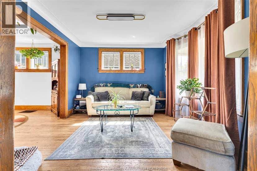 916 Windsor Avenue — photo 4 of 15