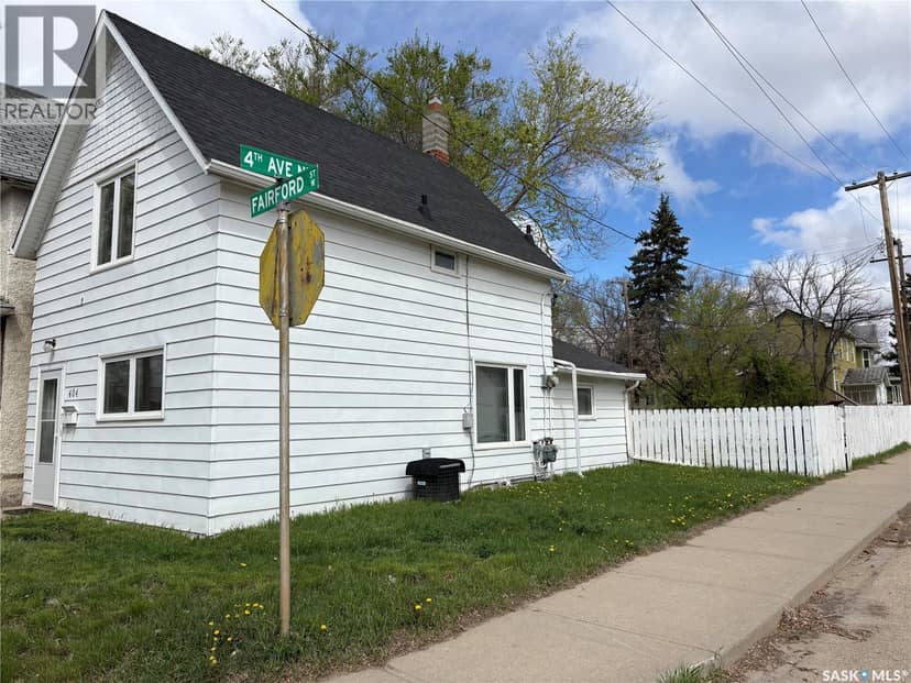 404 Fairford STREET W, Moose Jaw, photo 2