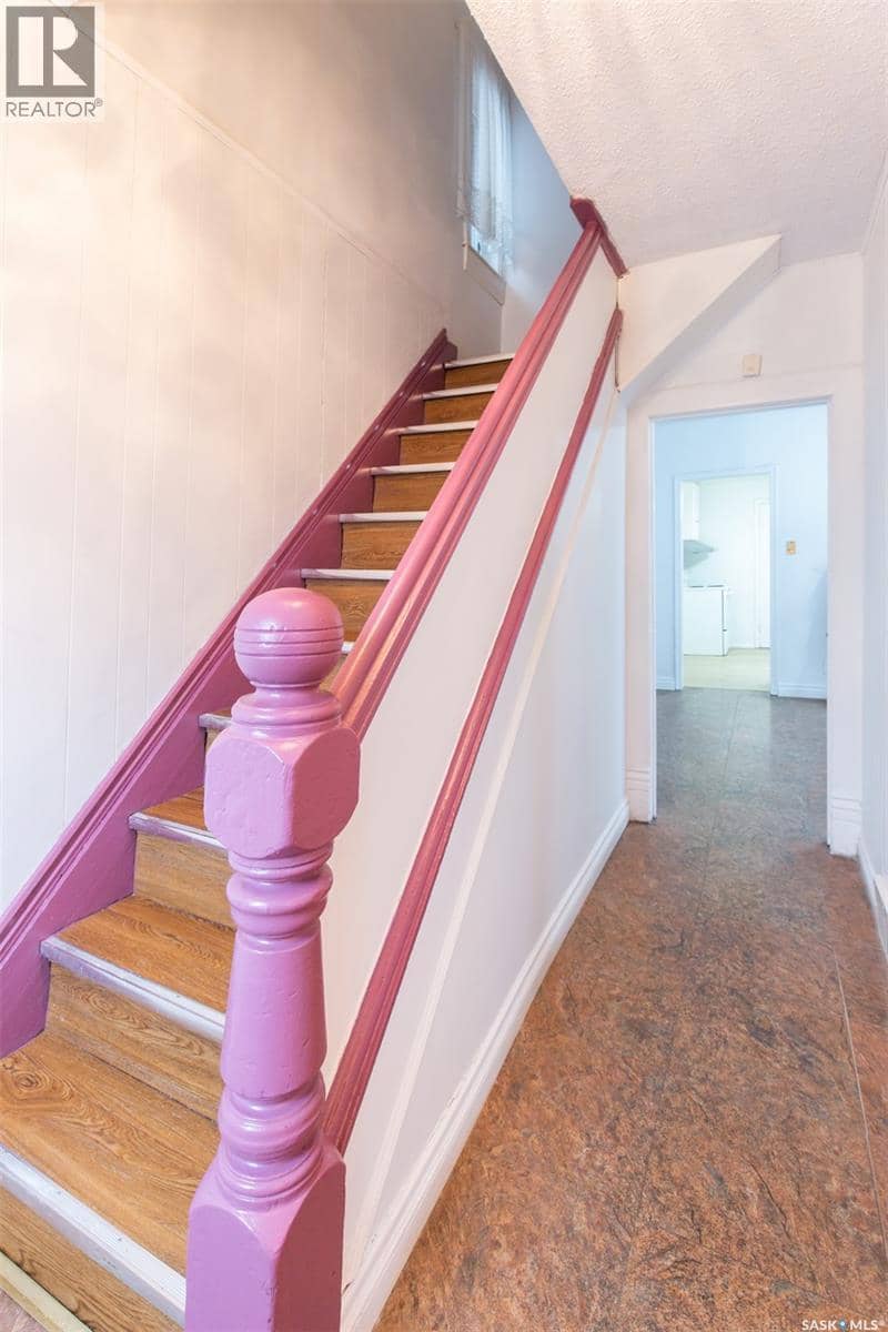 404 Fairford STREET W — photo 12 of 27