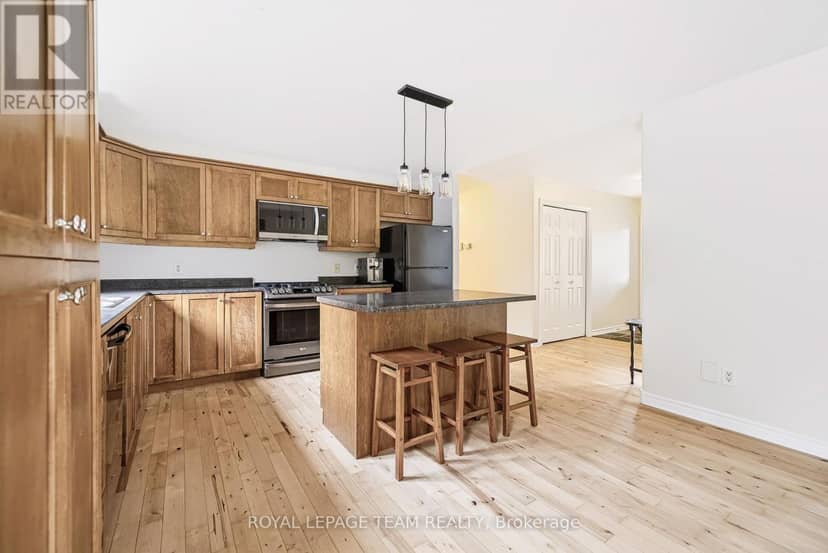 44 Meadowglen Circle — photo 13 of 40