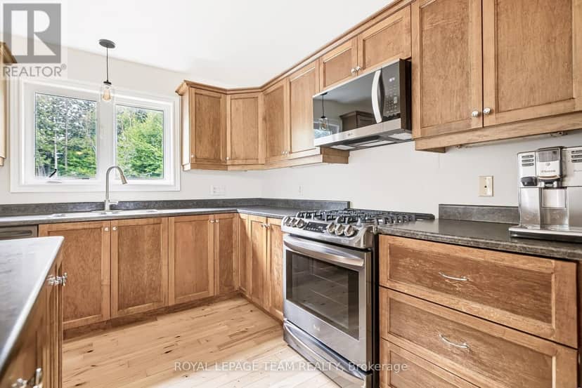 44 Meadowglen Circle — photo 16 of 40