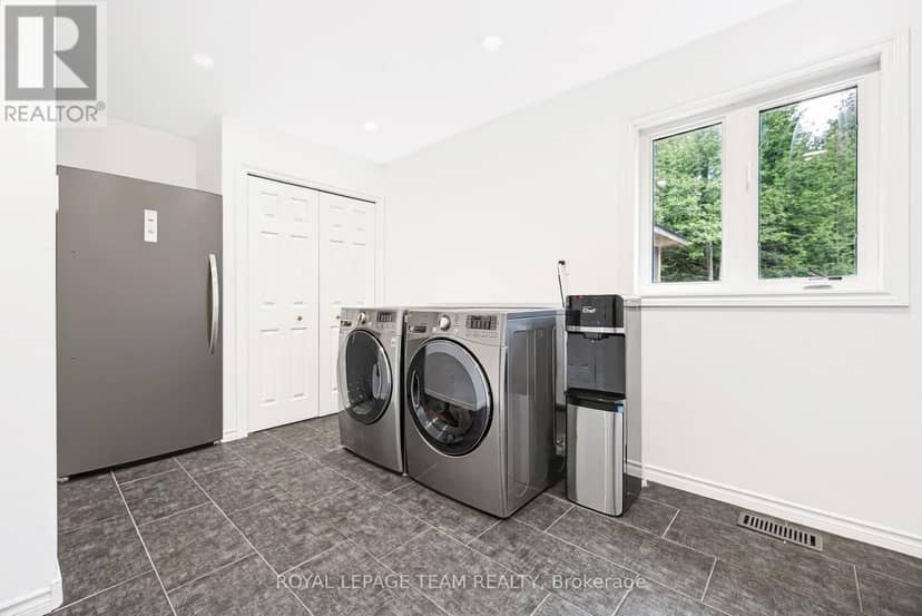 44 Meadowglen Circle — photo 34 of 40