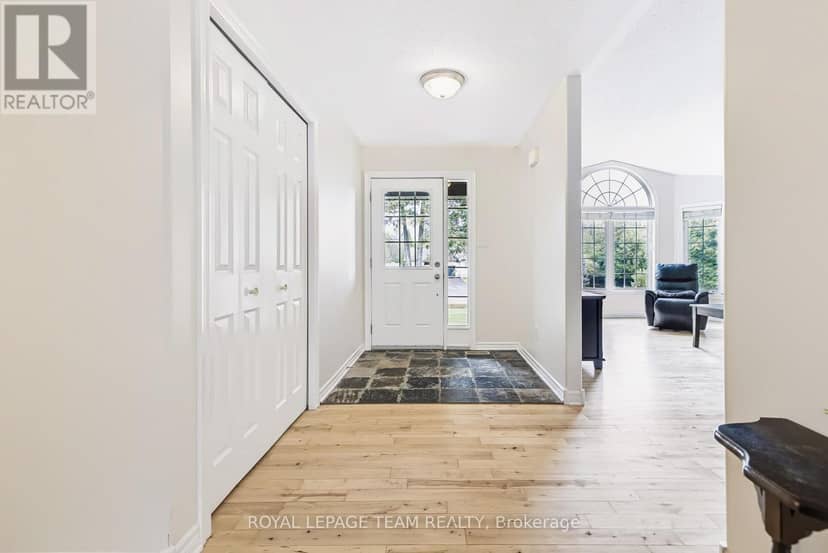 44 Meadowglen Circle — photo 4 of 40
