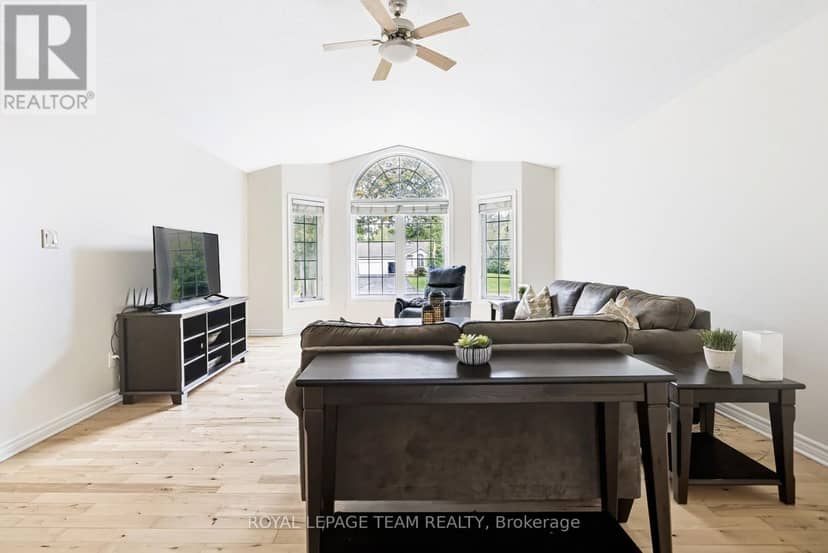44 Meadowglen Circle — photo 6 of 40