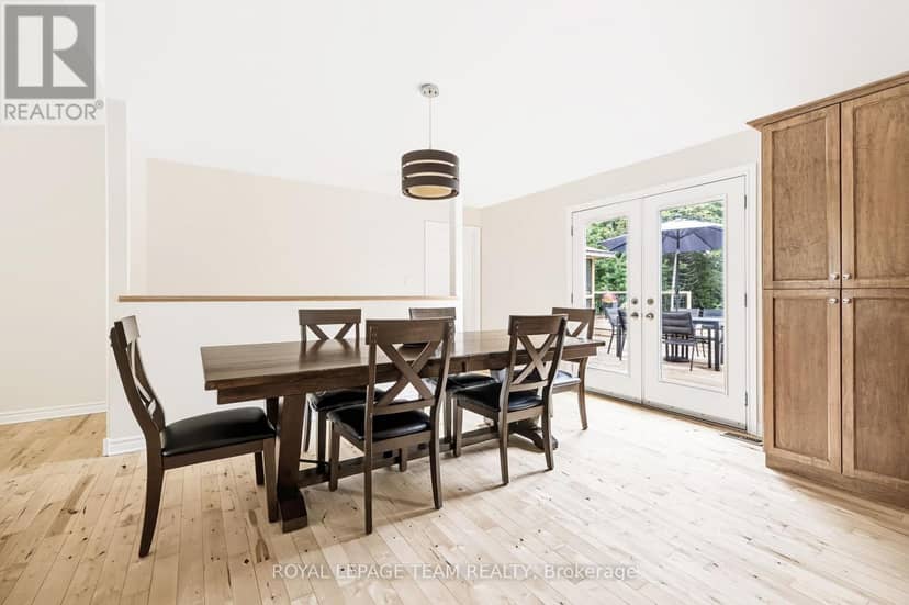 44 Meadowglen Circle — photo 8 of 40