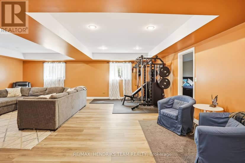 310 Aqueduct Street — photo 23 of 40