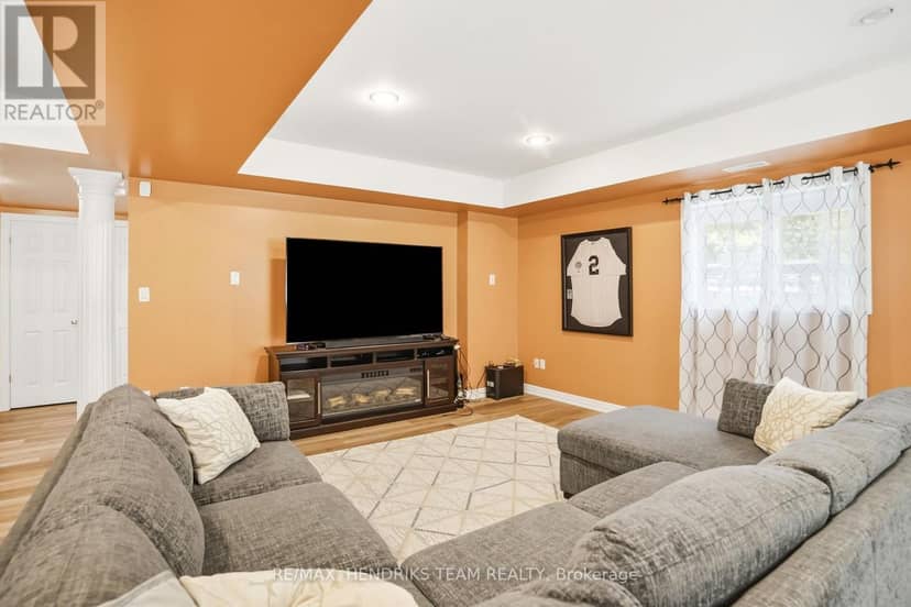 310 Aqueduct Street — photo 24 of 40