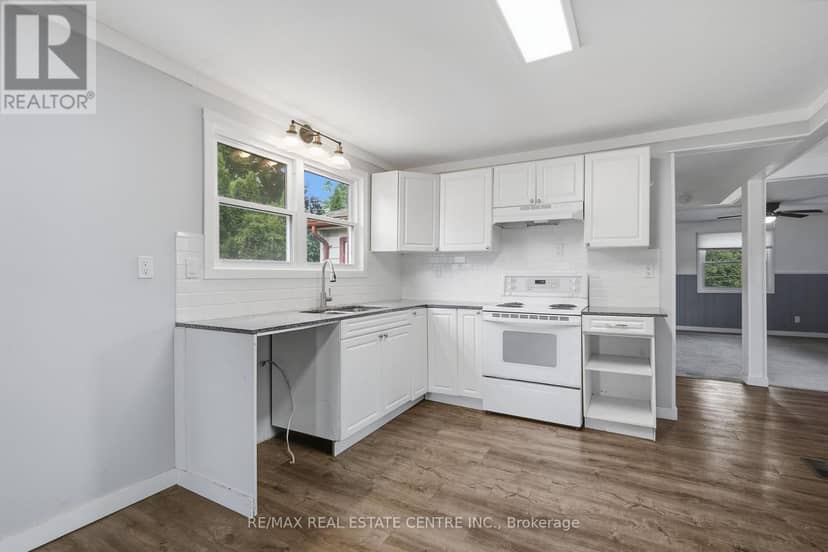67 Clarence Street — photo 14 of 37