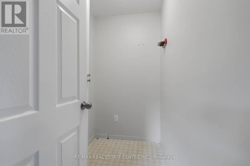 67 Clarence Street — photo 31 of 37