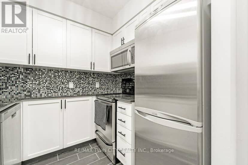 701 - 1103 Leslie Street — photo 10 of 23