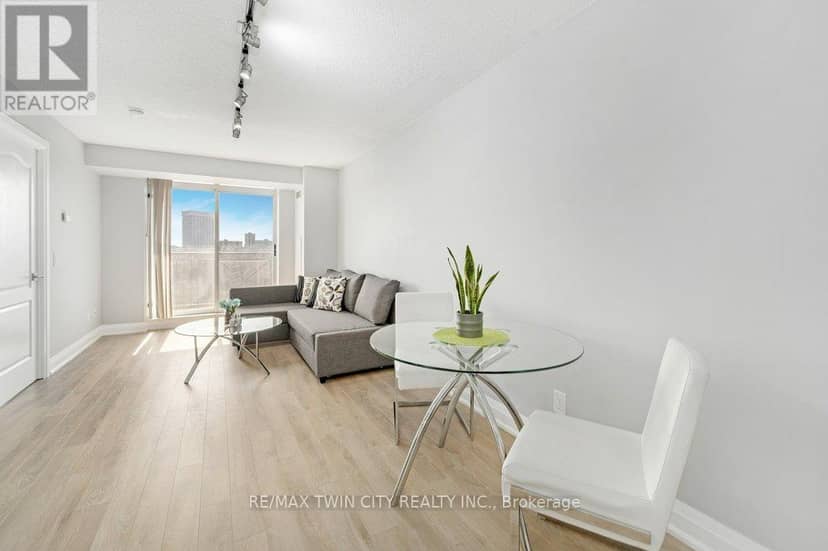 701 - 1103 Leslie Street — photo 3 of 23