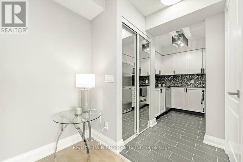 701 - 1103 Leslie Street — photo 7 of 23