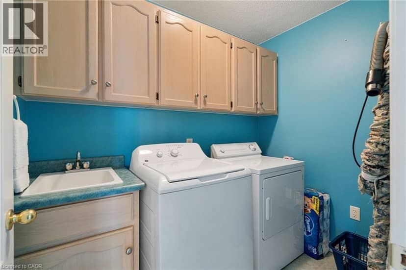 85 EDGEWATER Drive Unit# 10 — photo 25 of 40
