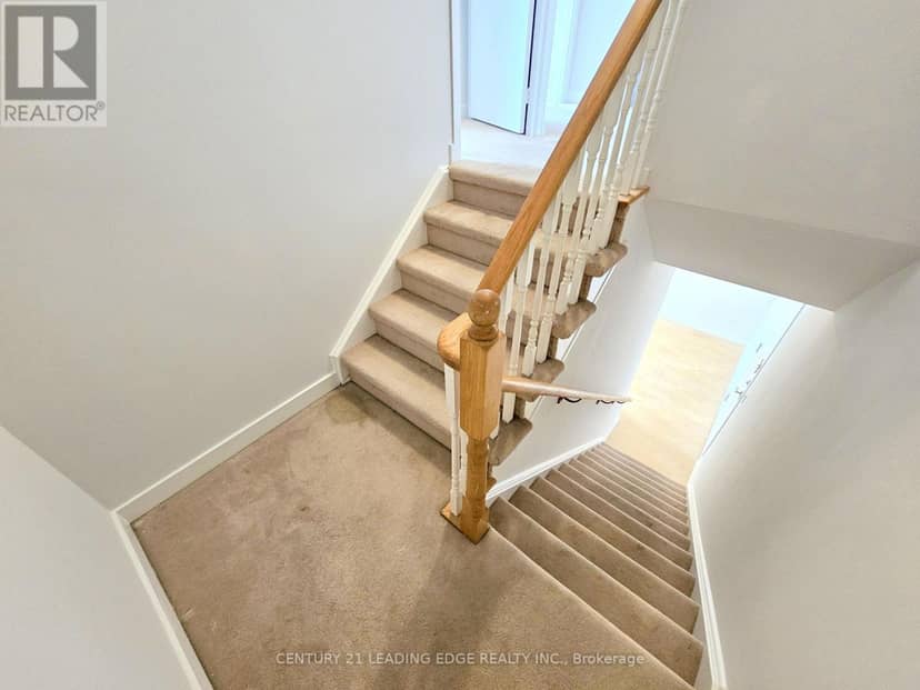 TH120 - 38 Lee Centre Drive — photo 16 of 31