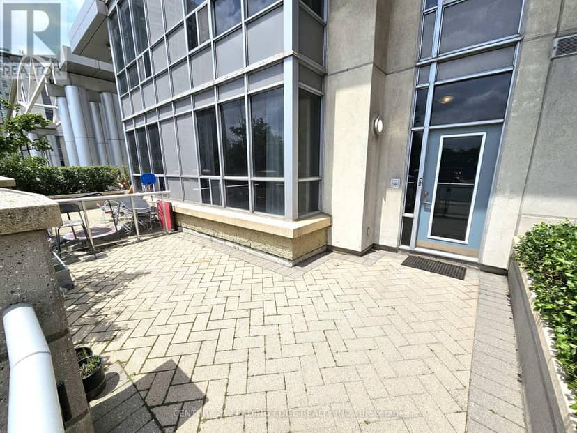 TH120 - 38 Lee Centre Drive — photo 2 of 31