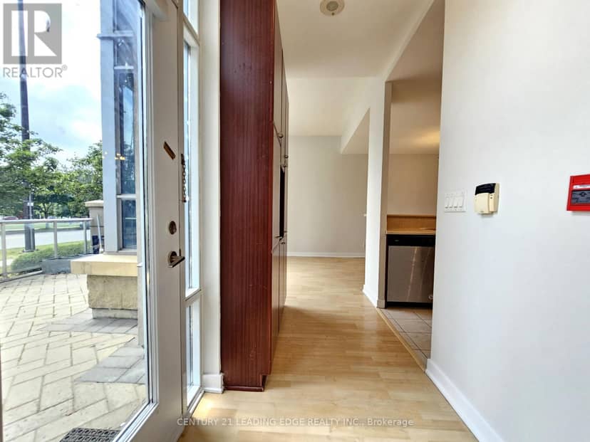 TH120 - 38 Lee Centre Drive — photo 6 of 31