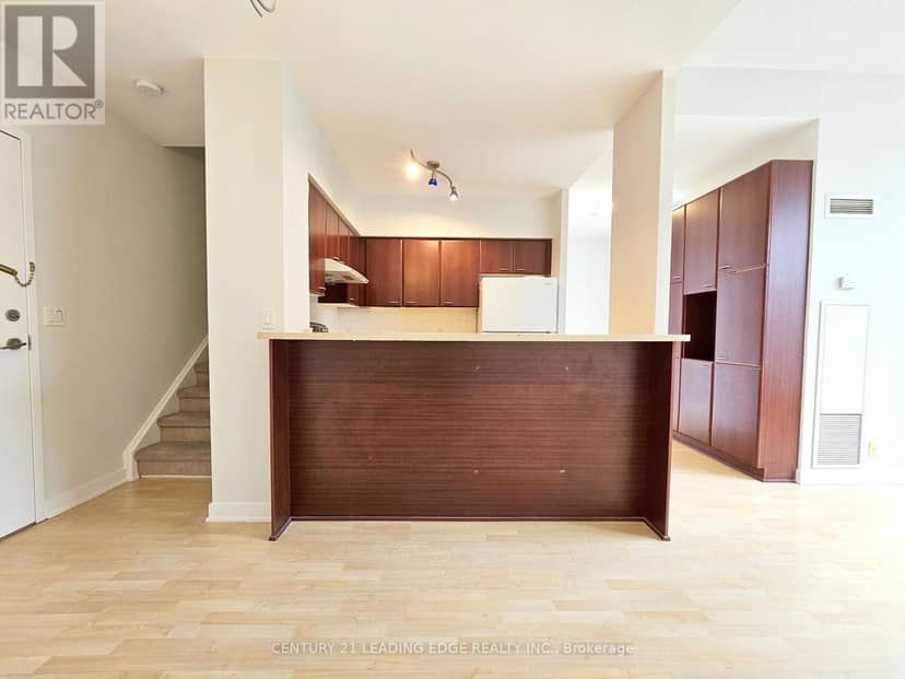 TH120 - 38 Lee Centre Drive — photo 7 of 31