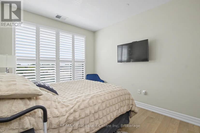 401 - 1878 Gordon Street — photo 18 of 34