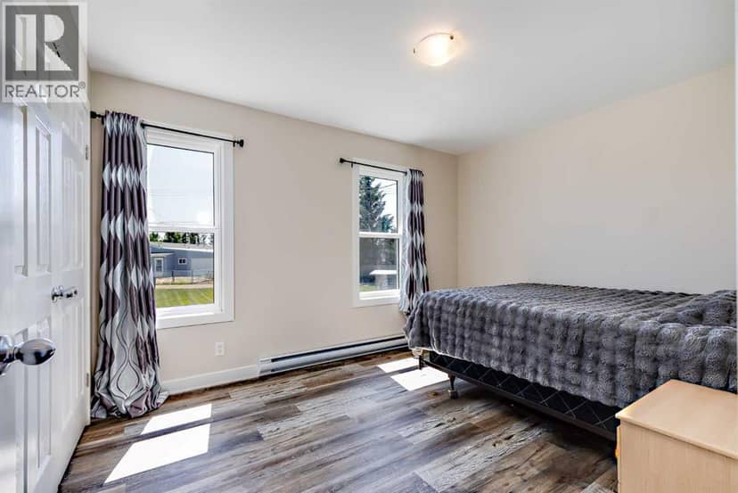 7 Trochu Avenue — photo 11 of 21