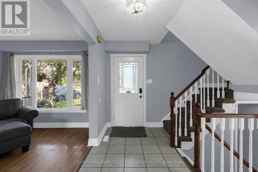 14 Copeman Crescent — photo 3 of 20