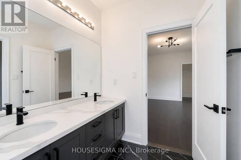 62 Royal Fern Crescent — photo 28 of 36