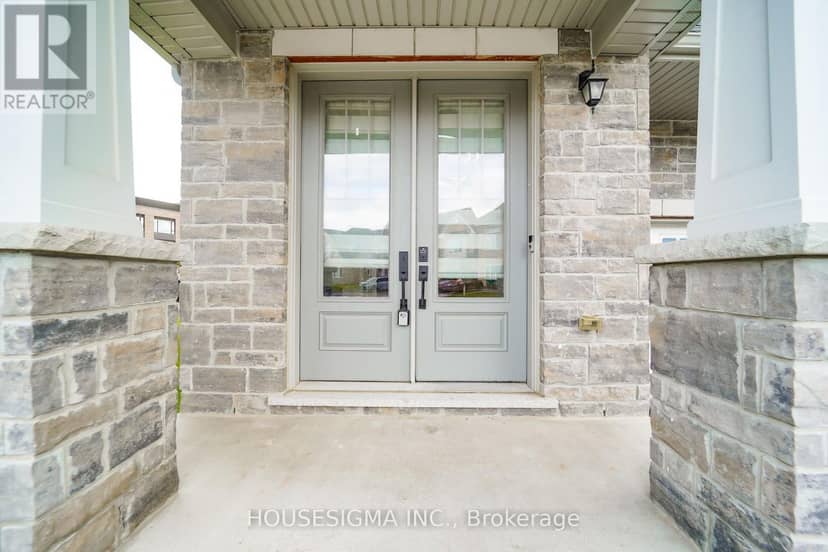 62 Royal Fern Crescent — photo 4 of 36
