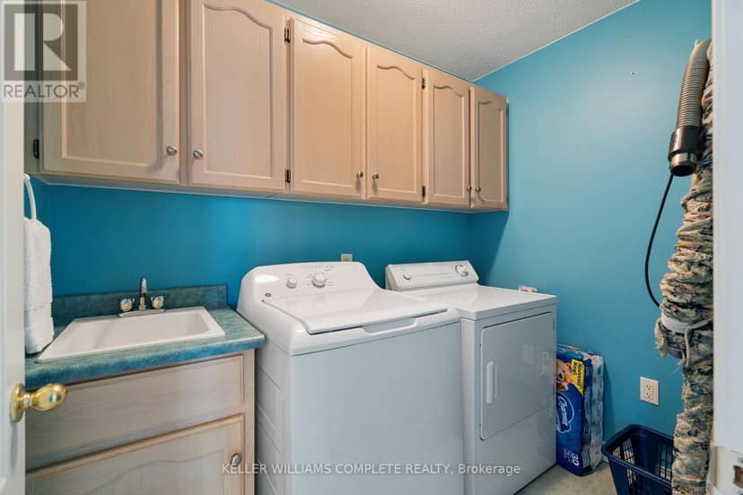 10 - 85 Edgewater Drive — photo 25 of 40
