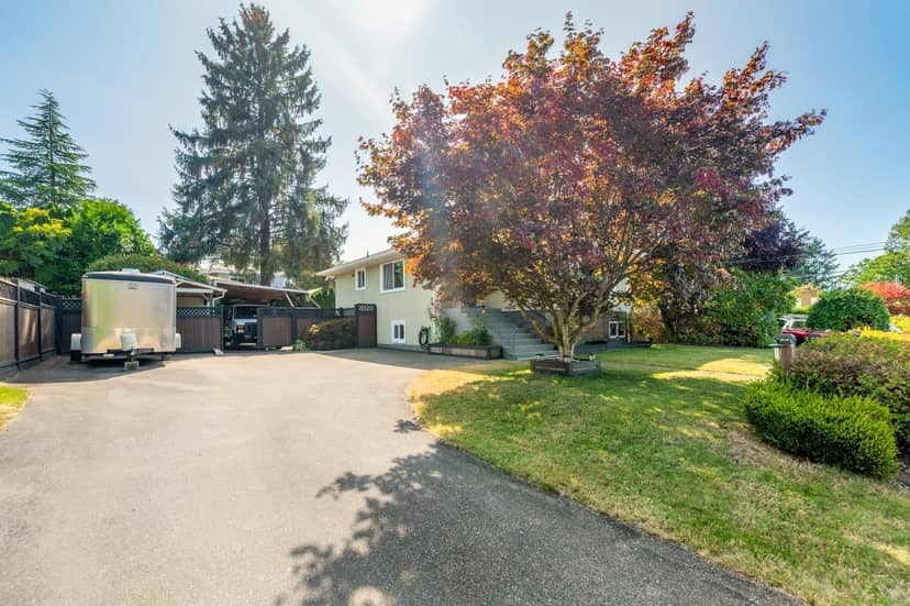 12882 98A AVENUE, Surrey, photo 2